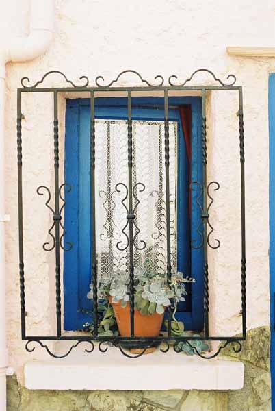 Walls and Windows 193